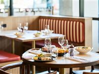 District Dining Restaurant & Bar - Mantra Albury Hotel